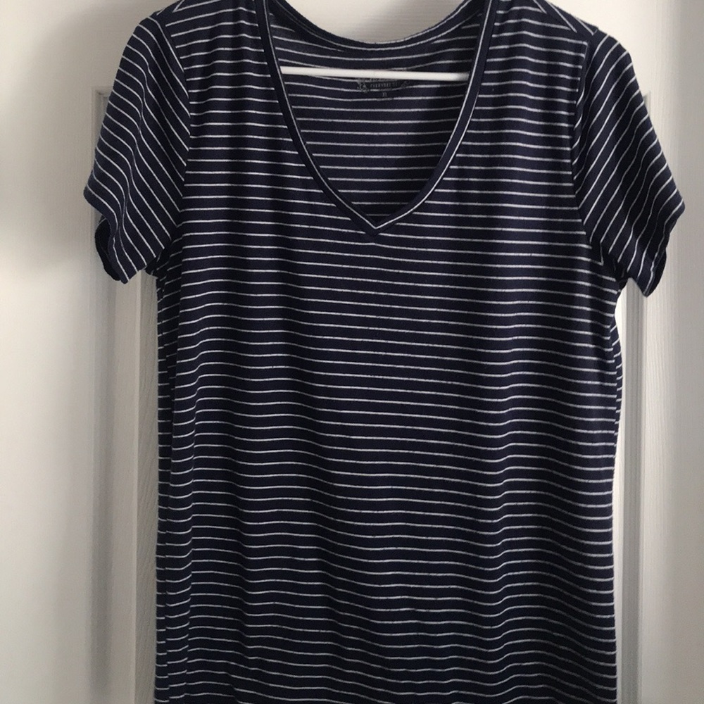 Women’s navy blue and white t shirt